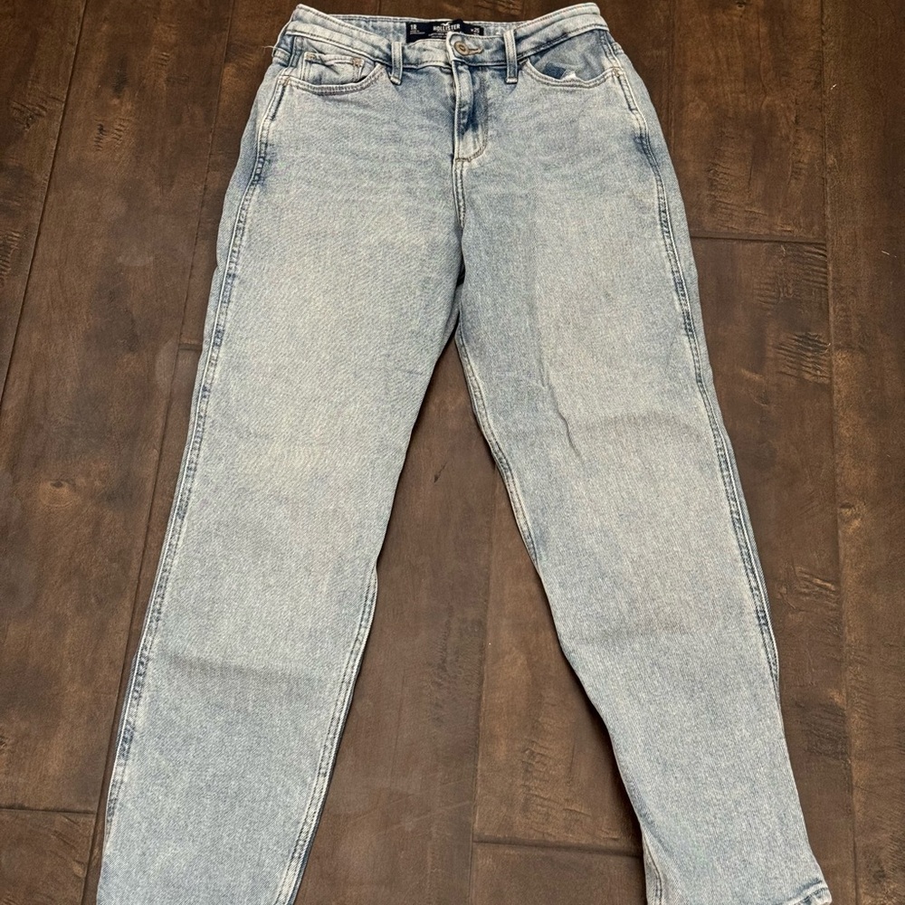 Hollister mom’s jeans